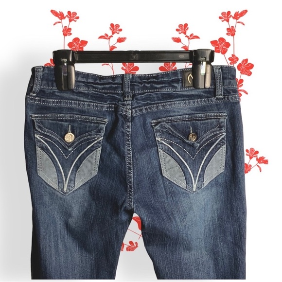 NV Dark Blue Faded Stretchy Jeans w Decorative Back Button Flap Pockets Jrs 11 - Picture 3 of 8